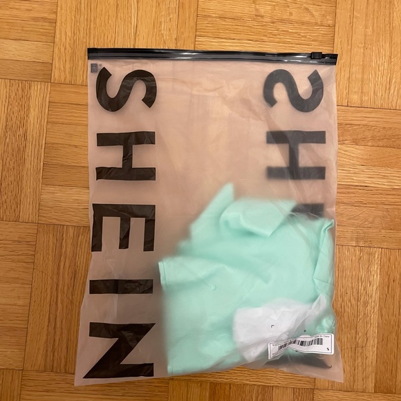 Solid Tie Back Halter Top - Picture 7 of 8